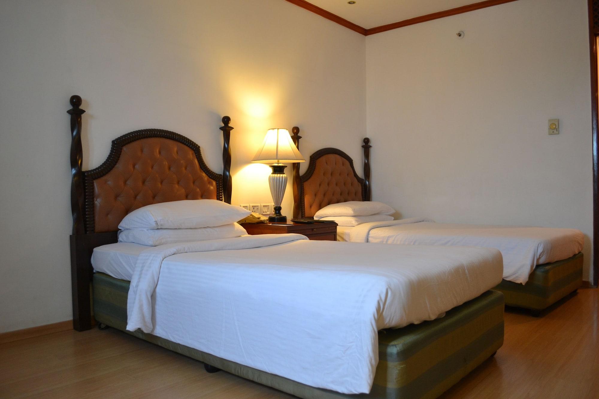 Hotel Taj Banjara Hyderabad Exterior foto A room at the hotel