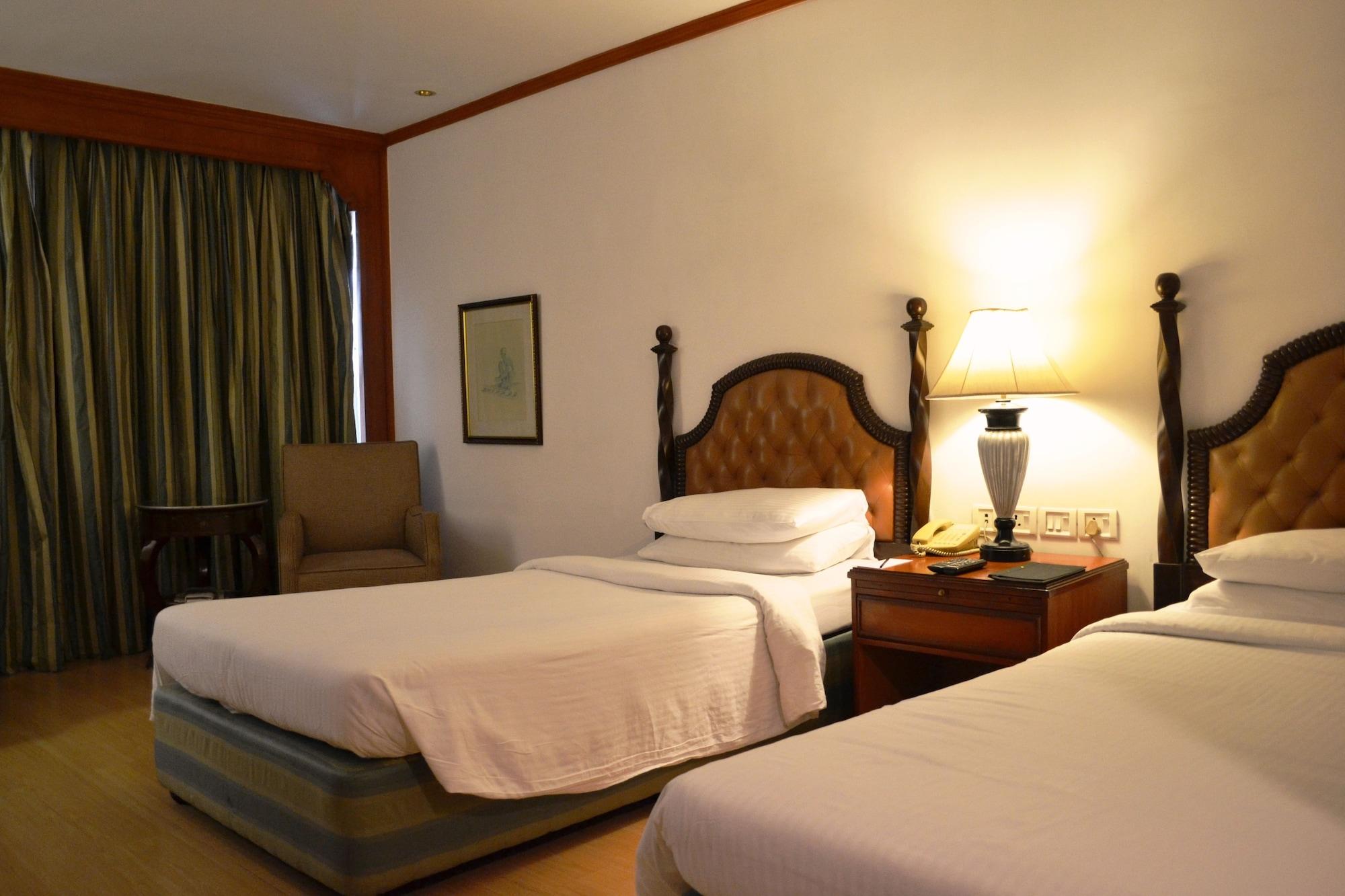 Hotel Taj Banjara Hyderabad Exterior foto A room at the hotel