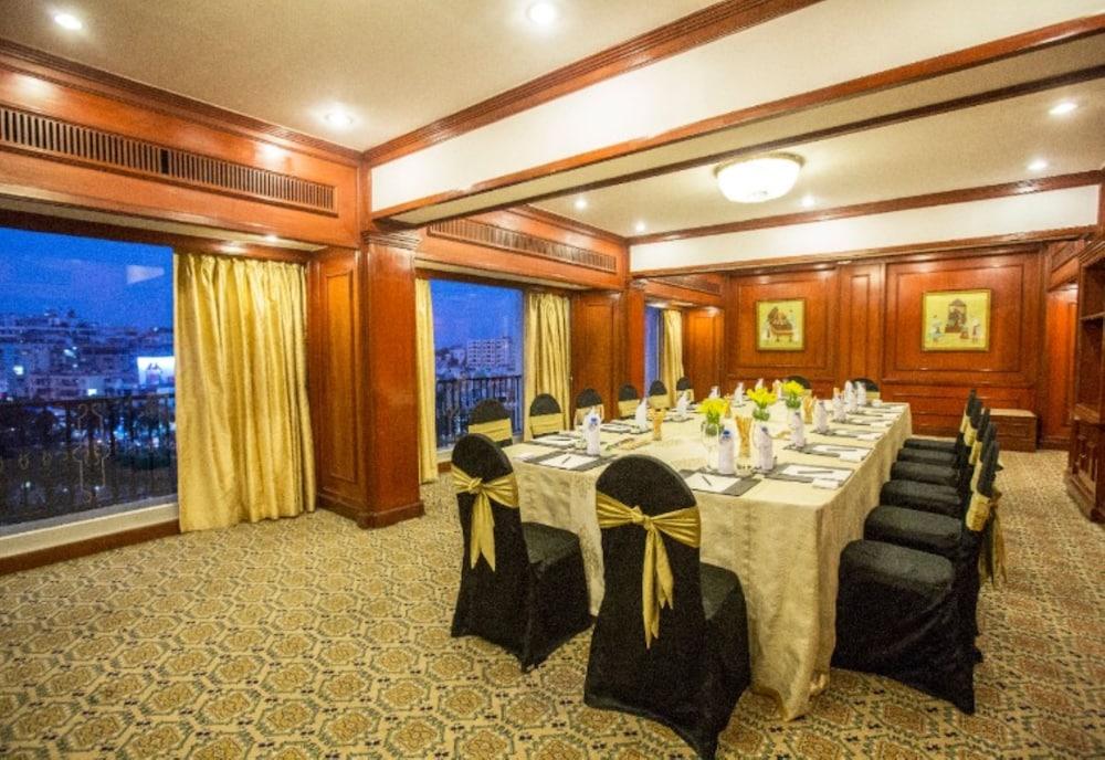 Hotel Taj Banjara Hyderabad Exterior foto The Royal Suite